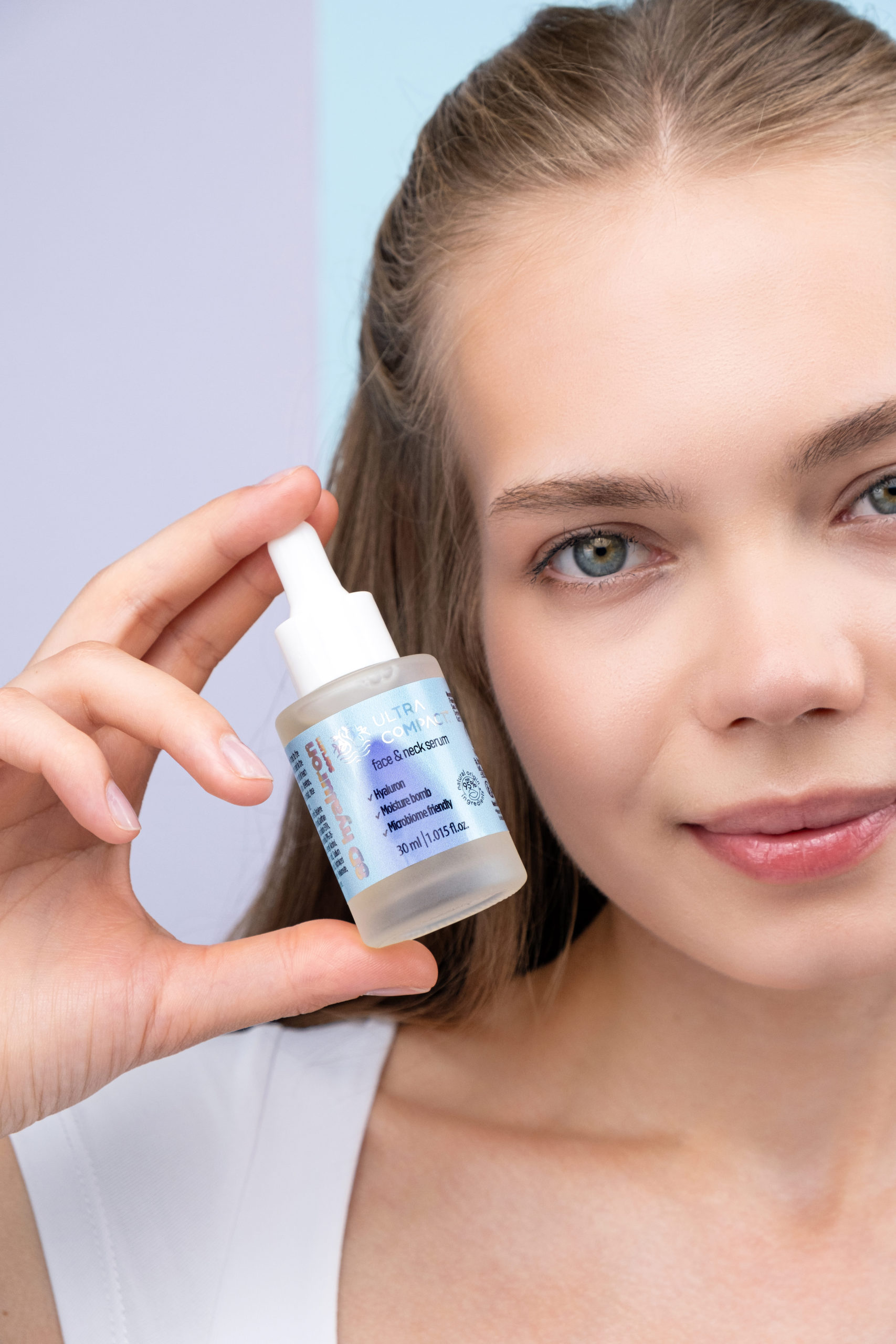 COS072 UC Face & Neck Serum 8D hyaluron 3